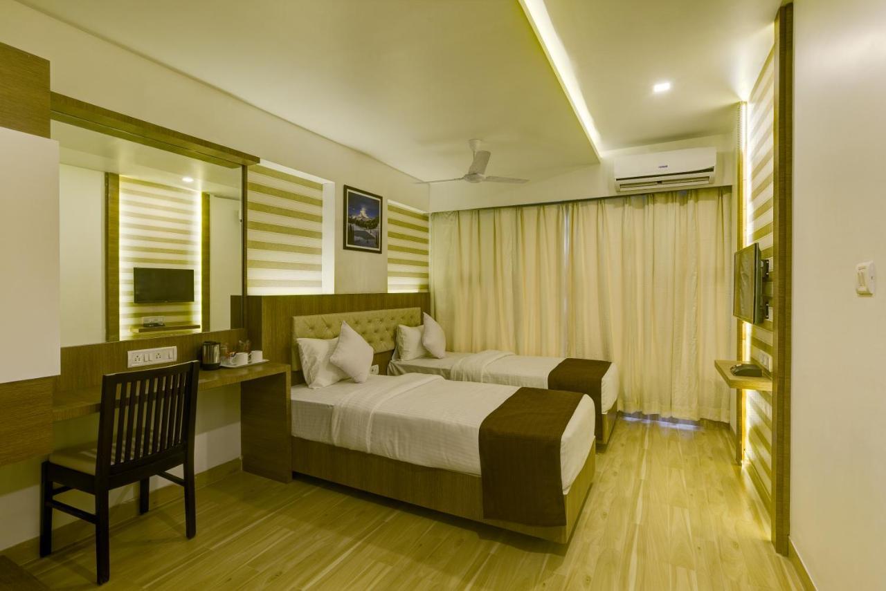 Crown Inn Panvel Luaran gambar